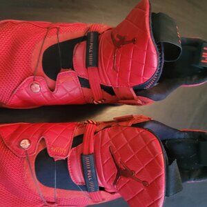 Nike Air Jordan 33 XXXIII University Red Boy's